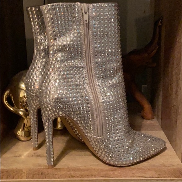 Steve Madden Shoes - Steve Madden size 7 booties brand new never worn